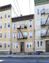 135 N 5th Ave in Mount Vernon, NY - Building Photo