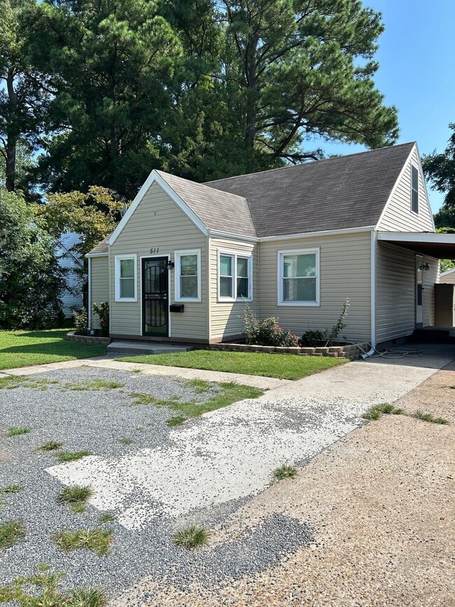 property at 511 W Little Creek Rd