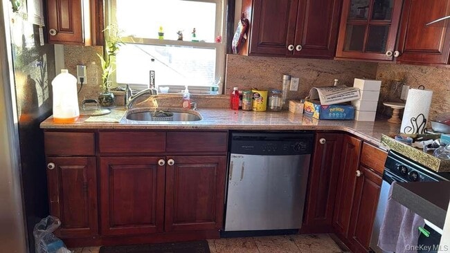 85-18 241st St in Queens, NY - Building Photo - Building Photo