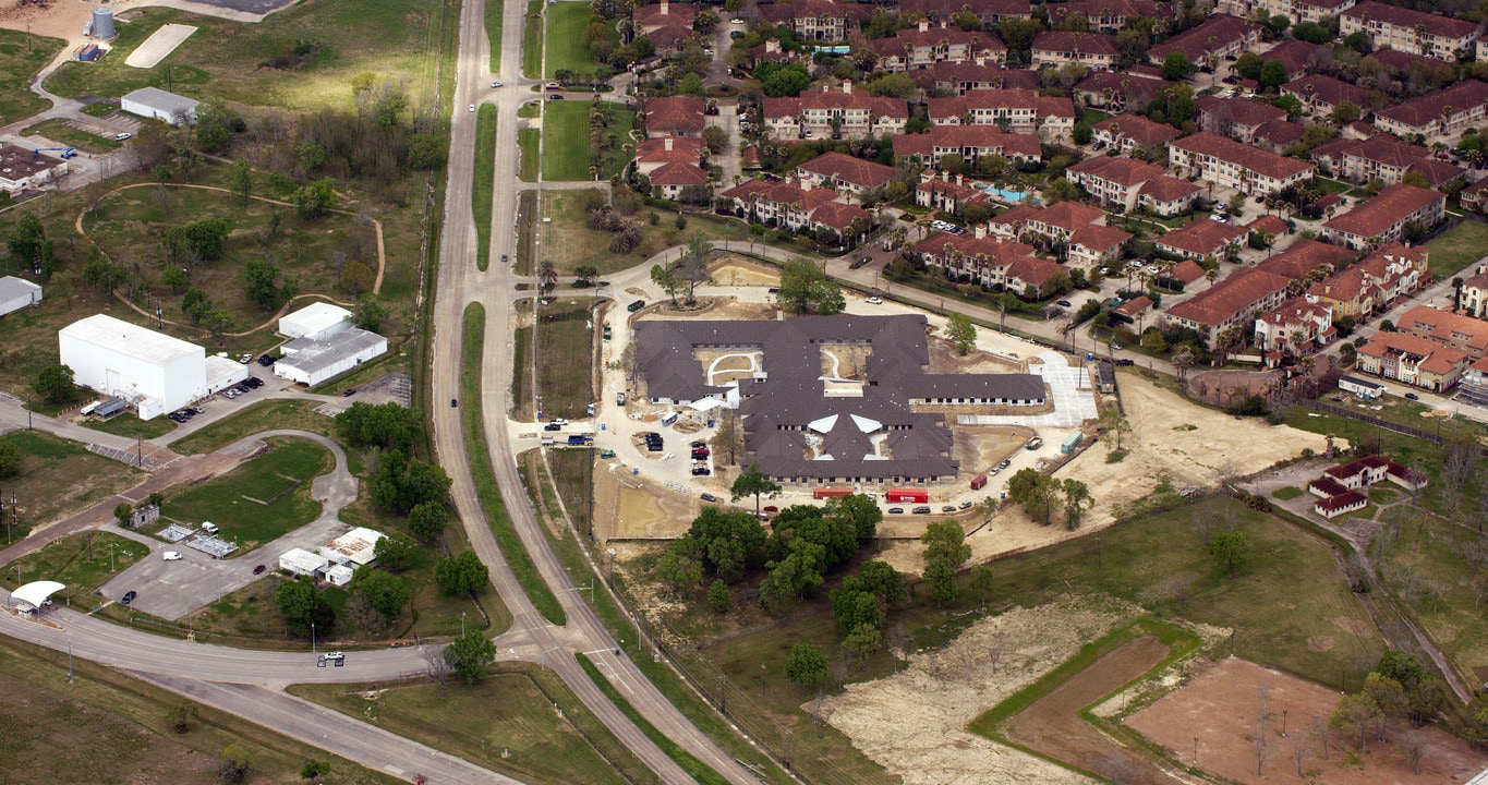 The Shores at Clearlake in Houston, TX - Building Photo