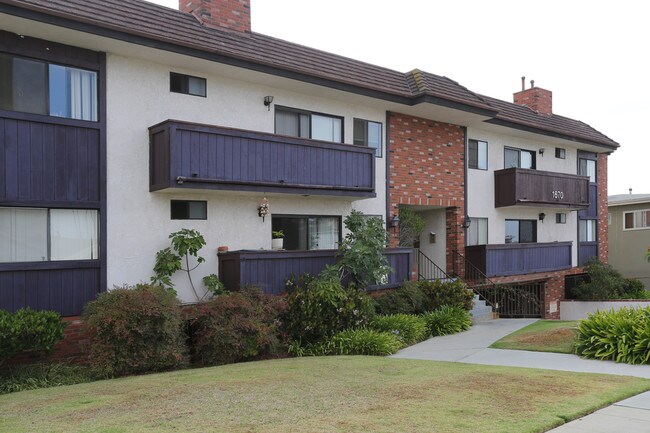 1670 Manning Ave in Los Angeles, CA - Building Photo - Building Photo