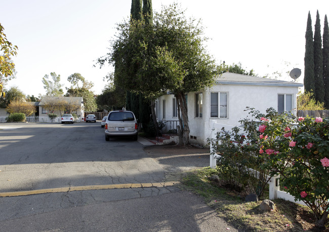 101-105 E 15th Ave in Escondido, CA - Building Photo - Building Photo