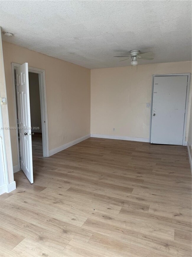 7640 Kimberly Blvd in North Lauderdale, FL - Building Photo - Building Photo