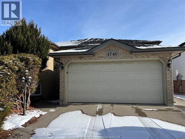 4748 Juliet Crescent in Windsor, ON - Building Photo - Building Photo