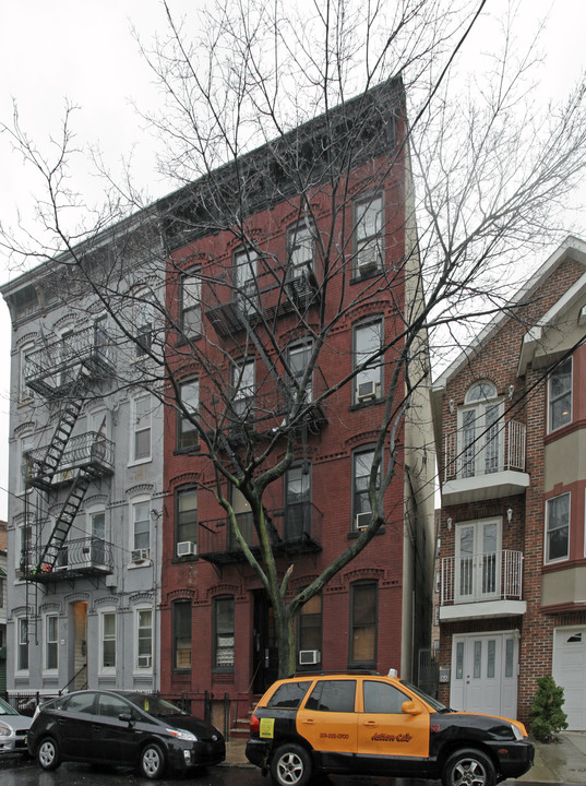 88 Jordan Ave in Jersey City, NJ - Building Photo