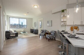 461 Newark Ave in Jersey City, NJ - Foto de edificio - Building Photo