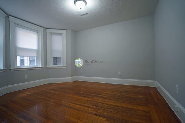 11 Royce Rd in Boston, MA - Building Photo - Building Photo