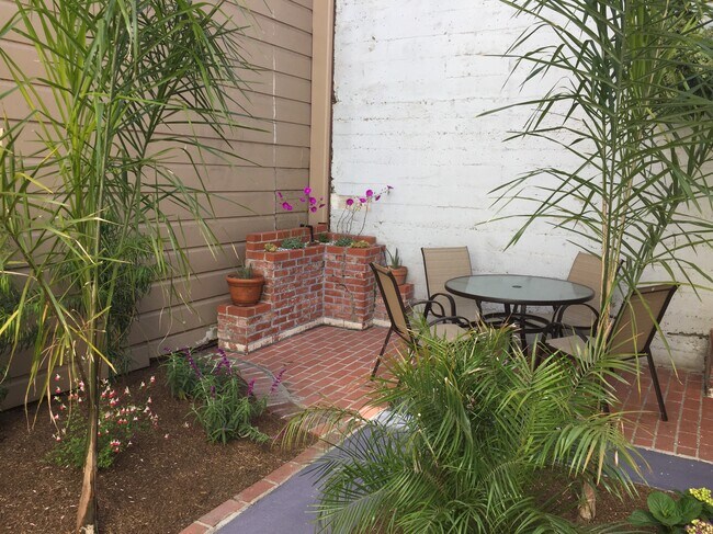 1944 Clement St, Unit Tropical Garden and Patio in San Francisco, CA - Foto de edificio - Building Photo