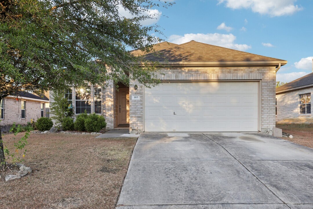 165 Firwood N in Kyle, TX - Building Photo
