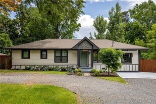 1363 Orange Blossom Terrace SE in Atlanta, GA - Building Photo