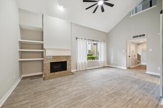 1114 Augusta Dr in Houston, TX - Building Photo - Building Photo