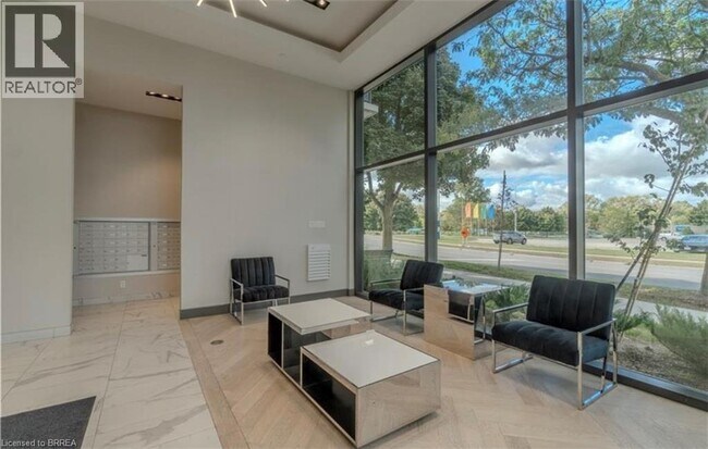 7 Erie Ave in Brantford, ON - Building Photo - Building Photo