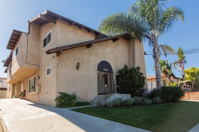 property at 2320 Clark Ln