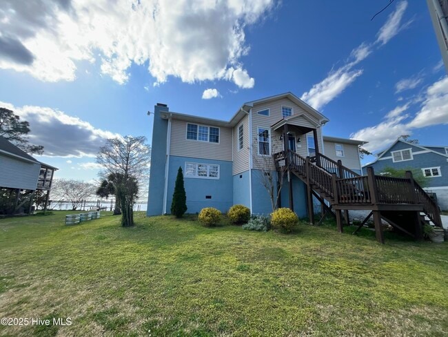 property at 321 Riverside Dr