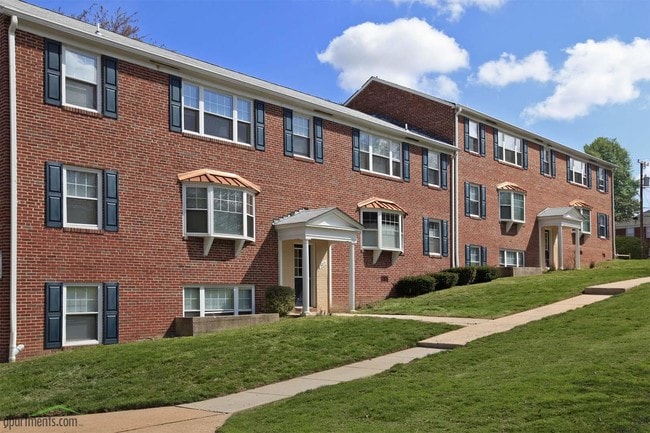 Rodgers Forge in Baltimore, MD - Foto de edificio - Building Photo