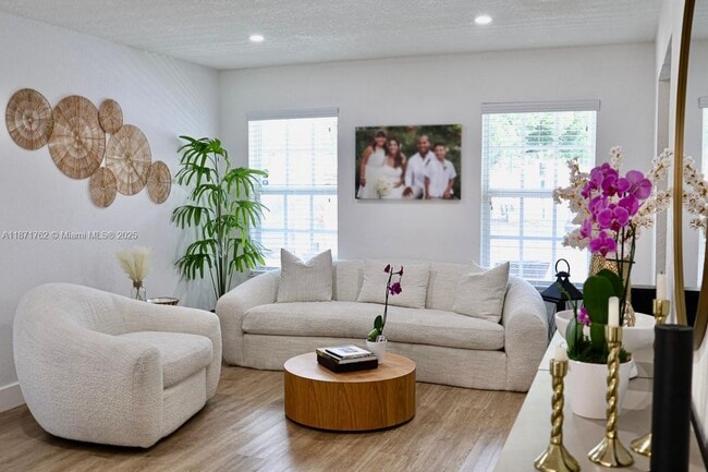 11741 SW 115th Terrace in Miami, FL - Foto de edificio - Building Photo