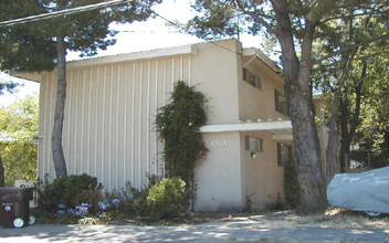 2453 Damuth St in Oakland, CA - Building Photo - Building Photo