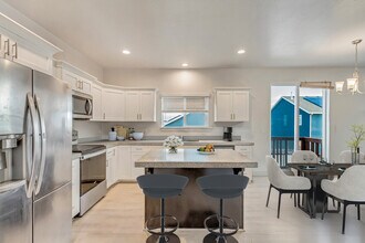 7264 Silver Crk Wy in Eagle Mountain, UT - Building Photo - Building Photo