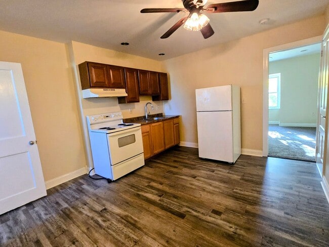 property at 615 N Eighth St