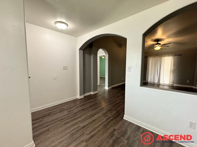 302 Tanner Michael Dr in Bakersfield, CA - Building Photo - Building Photo