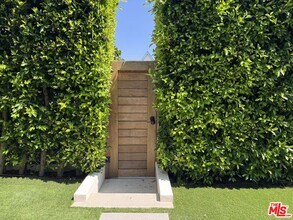 1136 Van Buren Ave in Los Angeles, CA - Building Photo - Building Photo
