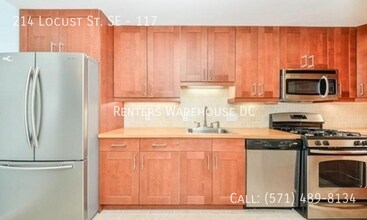 214 Locust St SE in Vienna, VA - Building Photo - Building Photo