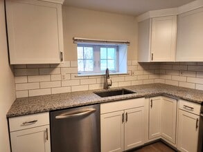 296 Hockhockson, Unit C in Tinton Falls, NJ - Building Photo - Building Photo