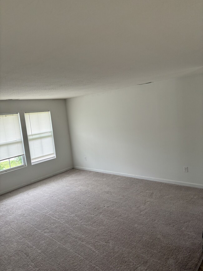 property at 721 Kingly Ter