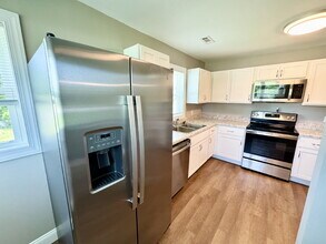 401 S Cherry St in Seneca, SC - Building Photo - Building Photo
