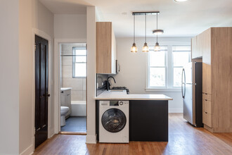 4013 N Lowell Ave, Unit 3W in Chicago, IL - Foto de edificio - Building Photo