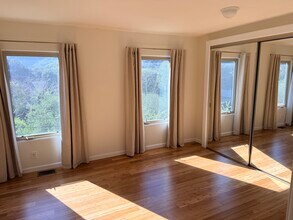 949 Crater Oak Dr, Unit Oak Tree in Calabasas, CA - Building Photo - Building Photo