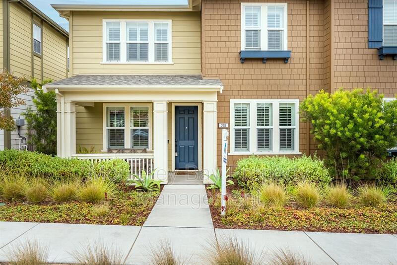 228 9th St in Marina, CA - Building Photo