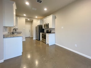 108 W Windmill Way in Robinson, TX - Foto de edificio - Building Photo