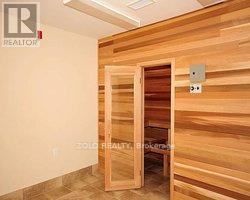 15450 Yonge St in Aurora, ON - Building Photo - Building Photo