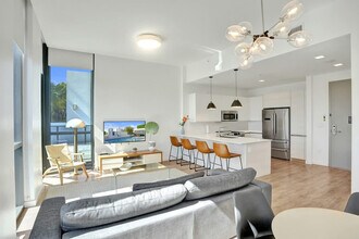 1220 17th St in Miami Beach, FL - Building Photo - Building Photo