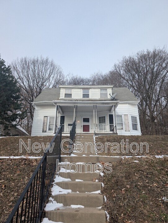 1603 NE Glendale Ave in Peoria, IL - Building Photo