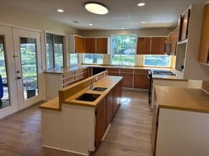 202 Collins Ave in Longview, TX - Building Photo - Building Photo