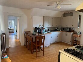 107 Russell St in Manchester, NH - Building Photo