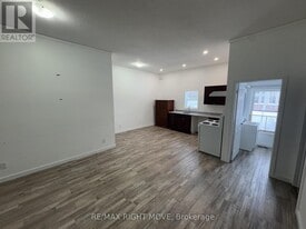 4337 Burnside Line in Orillia, ON - Building Photo