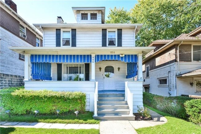 806 Wood St in Coraopolis, PA - Building Photo - Building Photo