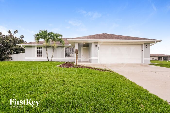 2031 NE 9th Pl in Cape Coral, FL - Foto de edificio