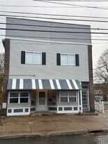 121 E Main St in Frankfort, NY - Building Photo
