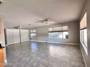 4446 E Graythorn St in Phoenix, AZ - Building Photo - Building Photo