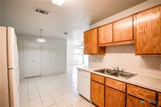 2709 Lucille Dr in Killeen, TX - Foto de edificio - Building Photo