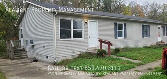 215 Green St in Nicholasville, KY - Building Photo