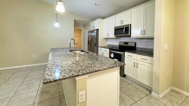 1734 NW 6th Pl in Cape Coral, FL - Building Photo - Building Photo