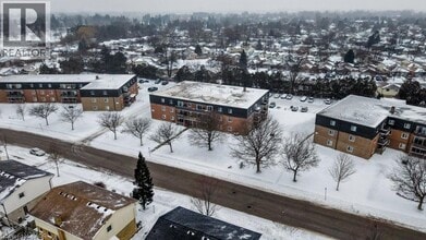 370 Admiral Dr in London, ON - Building Photo - Building Photo