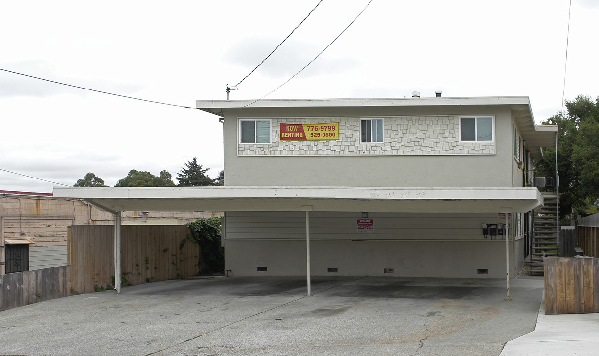 733 5th Ave in Pinole, CA - Building Photo