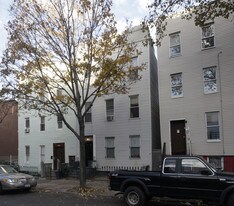 93 Adelphi St Apartments