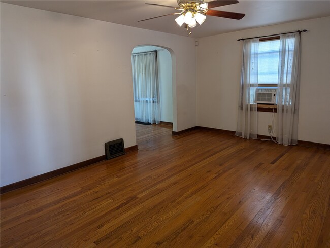 10 Bidwell St in Johnson City, NY - Building Photo - Building Photo